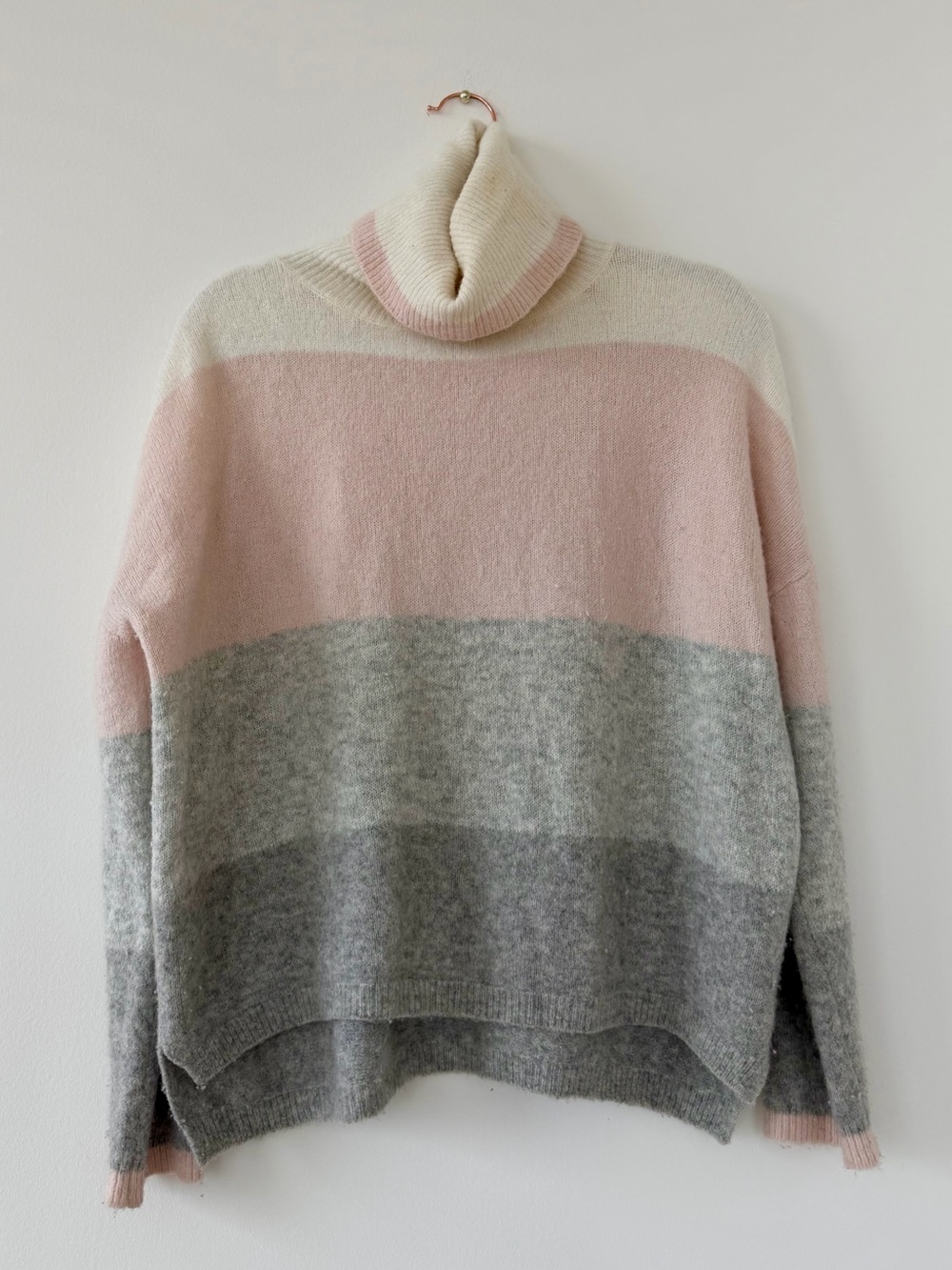 100% Cashmere Turtleneck Sweater